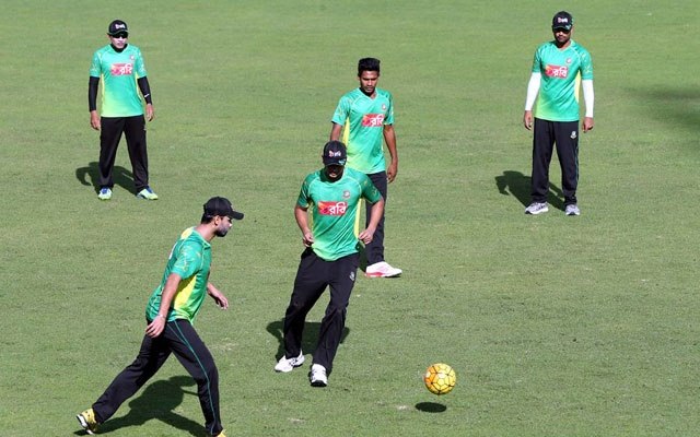 ডাম্বুলায় ছাড় দেবেনা কেউ কাউকে