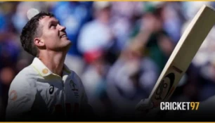 ক্যারির শতকে ভর করে অ্যাডিলেডে অস্ট্রেলিয়ার লড়াই, প্রথম দিনে ৩২৬-৮