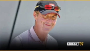 পিচের গল্পকার হেমিং, কৌশলের কারিগর সিমন্স