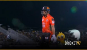 Shakib Al Hasan Returns but Falls for a Golden Duck as Lahore Qalandars Chase Play-off Spot