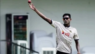 Nahids fiery bowling powers Zalmi to a dominant win over Karachi