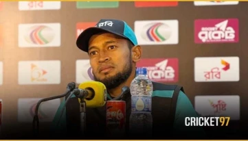 মিরপুরে ইতিহাস ছুঁয়ে আবেগাপ্লুত মুশফিক: দাদা-দাদী ও নানা-নানীকে উৎসর্গ সেঞ্চুরি