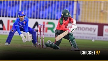 After seven innings and 86 balls, the captain finally hit a six.