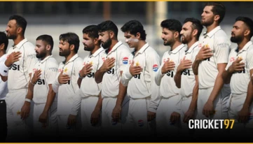 ম্যাচের মাঝেই স্কোয়াড ছোট করলো পাকিস্তান