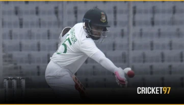 আঙুলে ব্যথা পেয়েছেন মুশফিক, জানালেন নিজেই