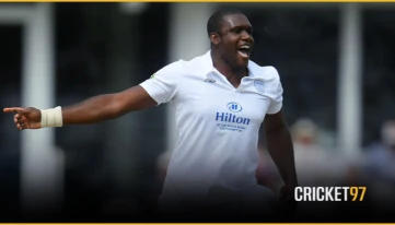 এক বছরের নিষেধাজ্ঞায় ইংলিশ পেসার কিথ বার্কার