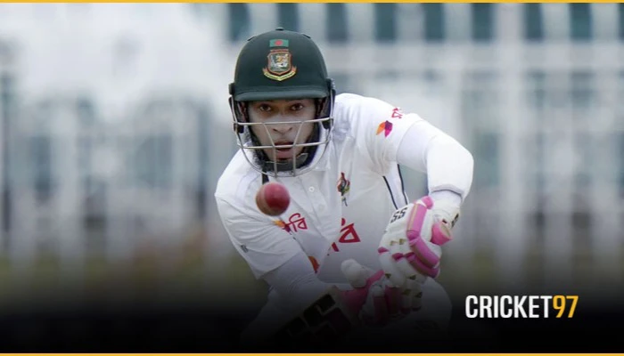 দুঃসময়ে মুমিনুল পাশে দাঁড়িয়েছেন মুশফিকের