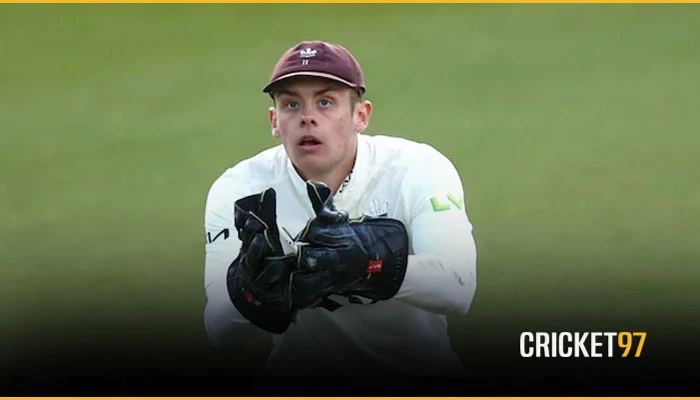 ইংল্যান্ডের উইকেটকিপিং গ্লাভস যাচ্ছে স্মিথের হাতে, বিপাকে ফোকস-বেয়ারস্টো