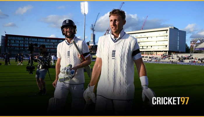 রুটের দৃঢ়তায় ওল্ড ট্র্যাফোর্ডে ইংল্যান্ডের স্বস্তির জয়